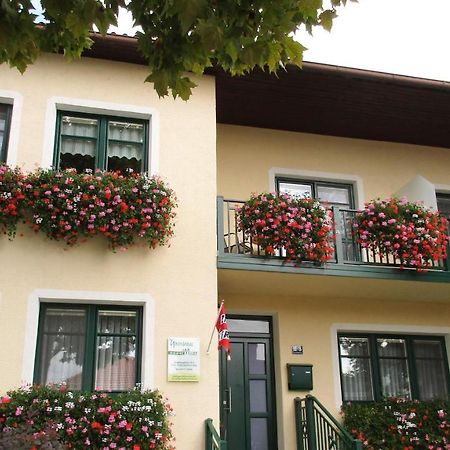 Gastehaus Moser Bed and Breakfast Podersdorf am See Eksteriør billede