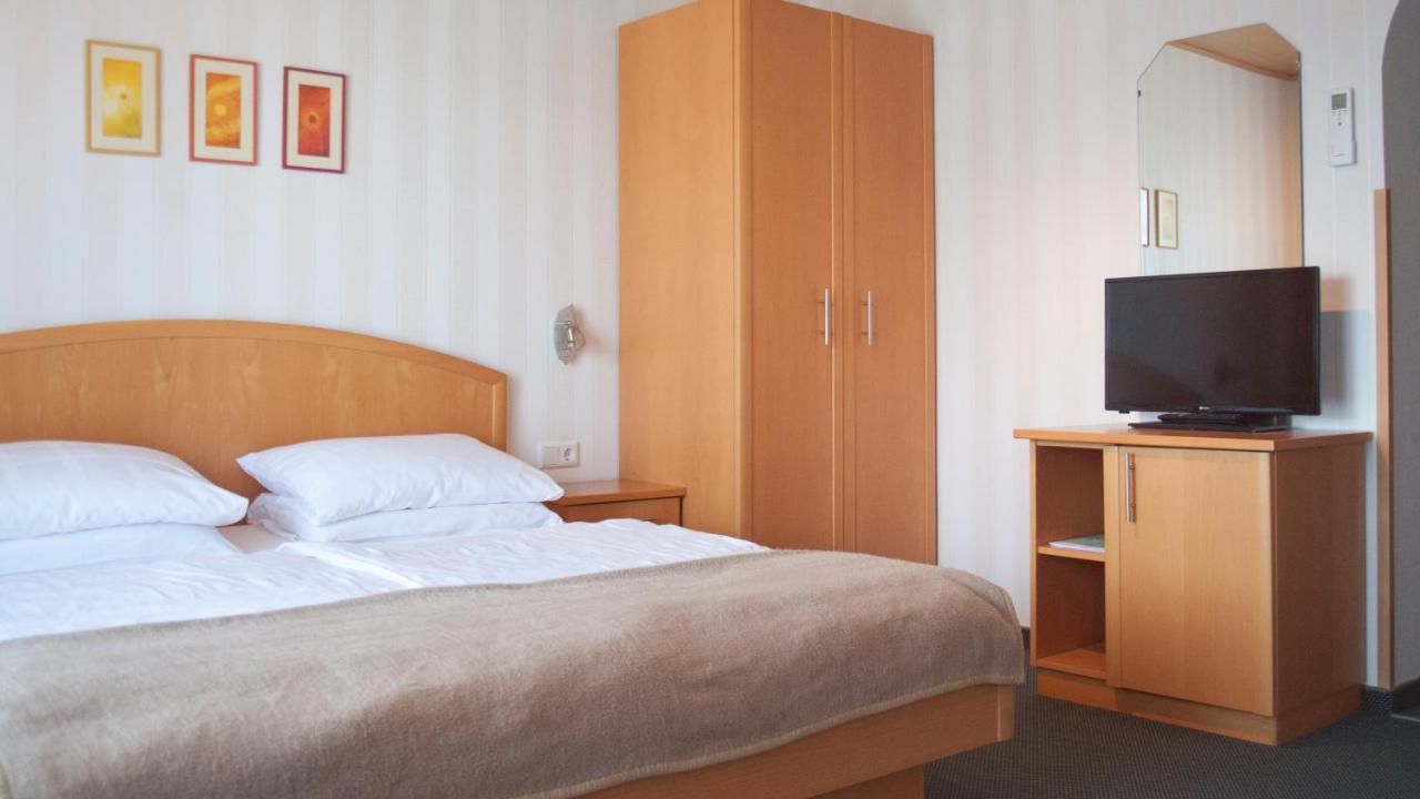Gastehaus Moser Bed and Breakfast Podersdorf am See Eksteriør billede